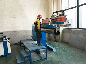 自動(dòng)焊接風(fēng)管機(jī)